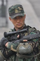 吴京 饰 何晨光