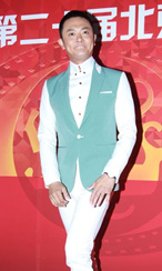 印小天糖果色西装粉嫩