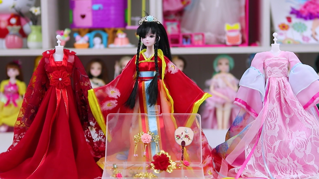 精灵梦叶罗丽仙子换古装衣服过家家玩具