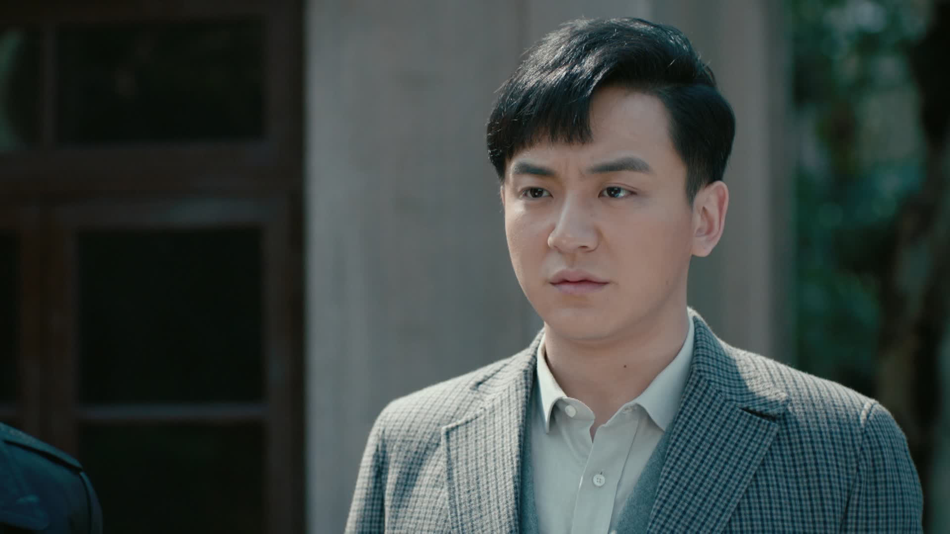 刘有为为了把包子带进去当场试吃