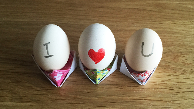 鸡蛋托折纸教程,简单实用的鸡蛋托折纸