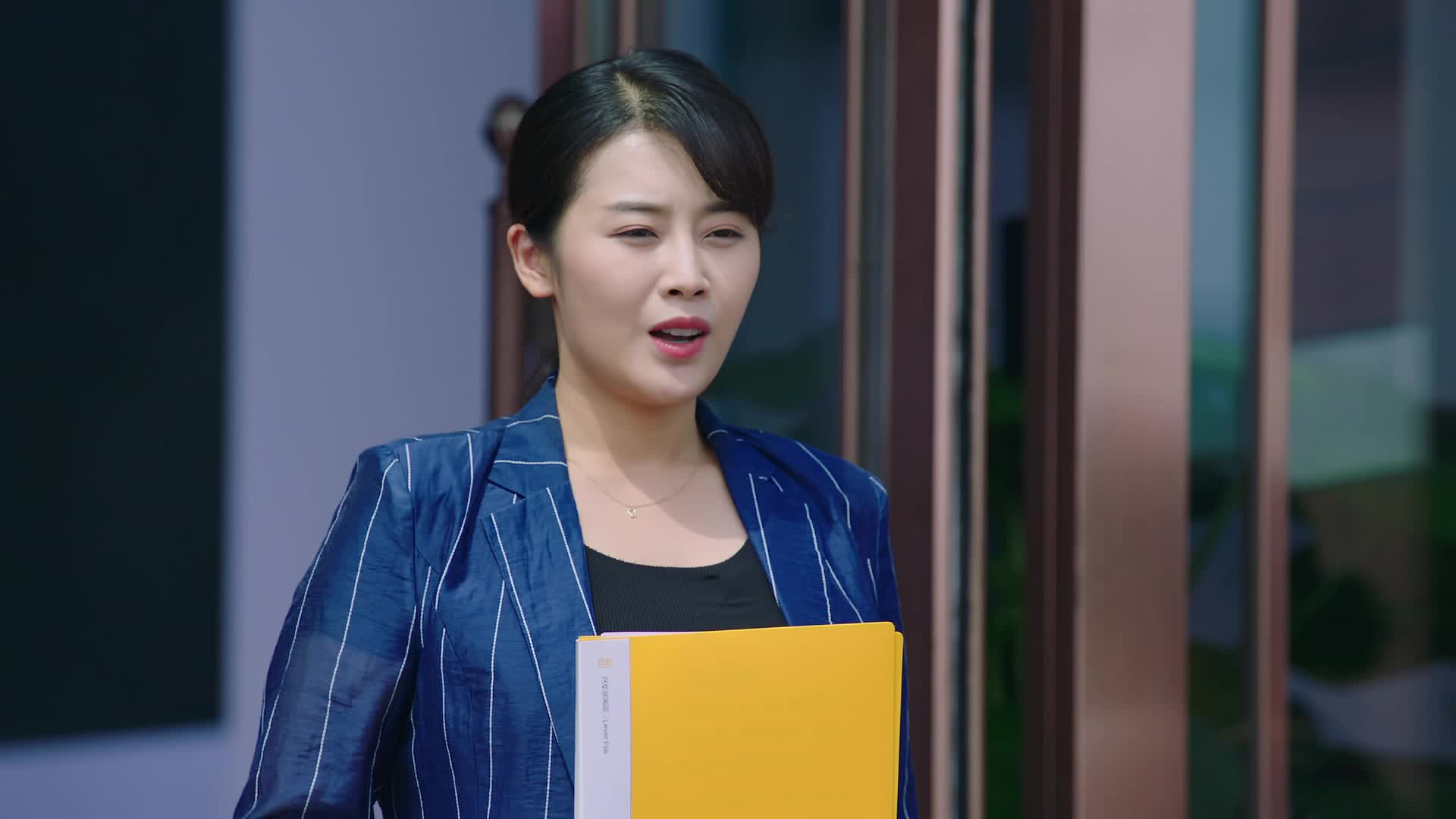 秋涵写了份证实材料,请村民们签字