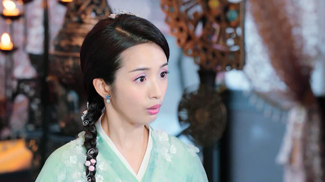 【小女花不弃】林依晨出席花灯节放飞自我