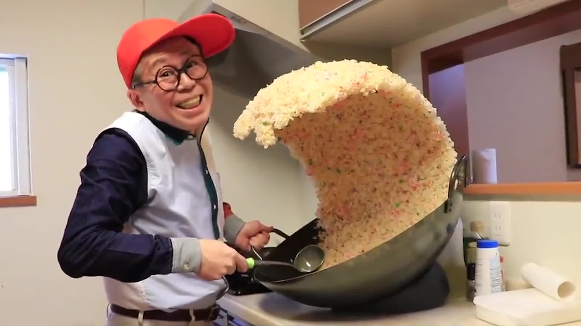 走红网络的"海啸蛋炒饭",小哥是怎么做成的?原来这么简单